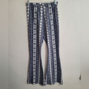 70s INSPIRED FLARE BOOHOO TALL WOMENS PANTS SIZE 10 PASILEY PRINT CHIC